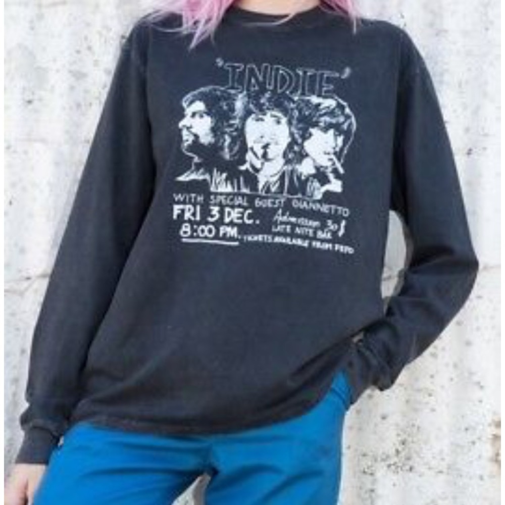 black long sleeved Indie top🖤